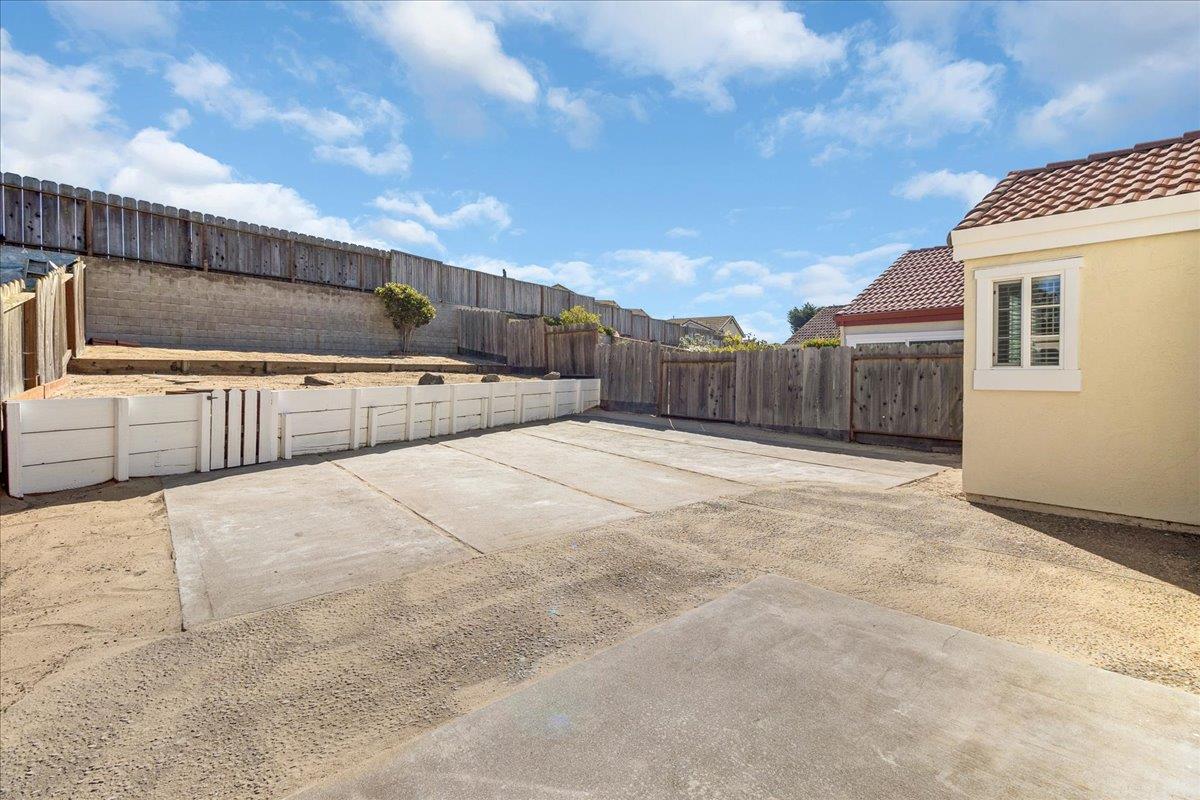 159 Dolphin Circle Marina, CA 93933 - Photo 14 of 31 a view of a terrace