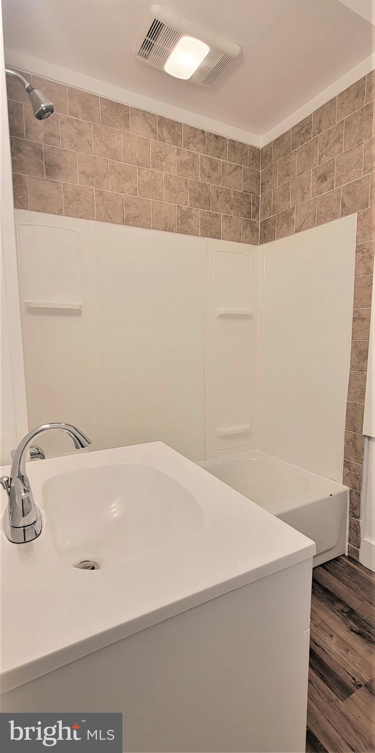 2144 Kutztown Road Reading, PA 19605 - Photo 13 of 27 BATHROOM