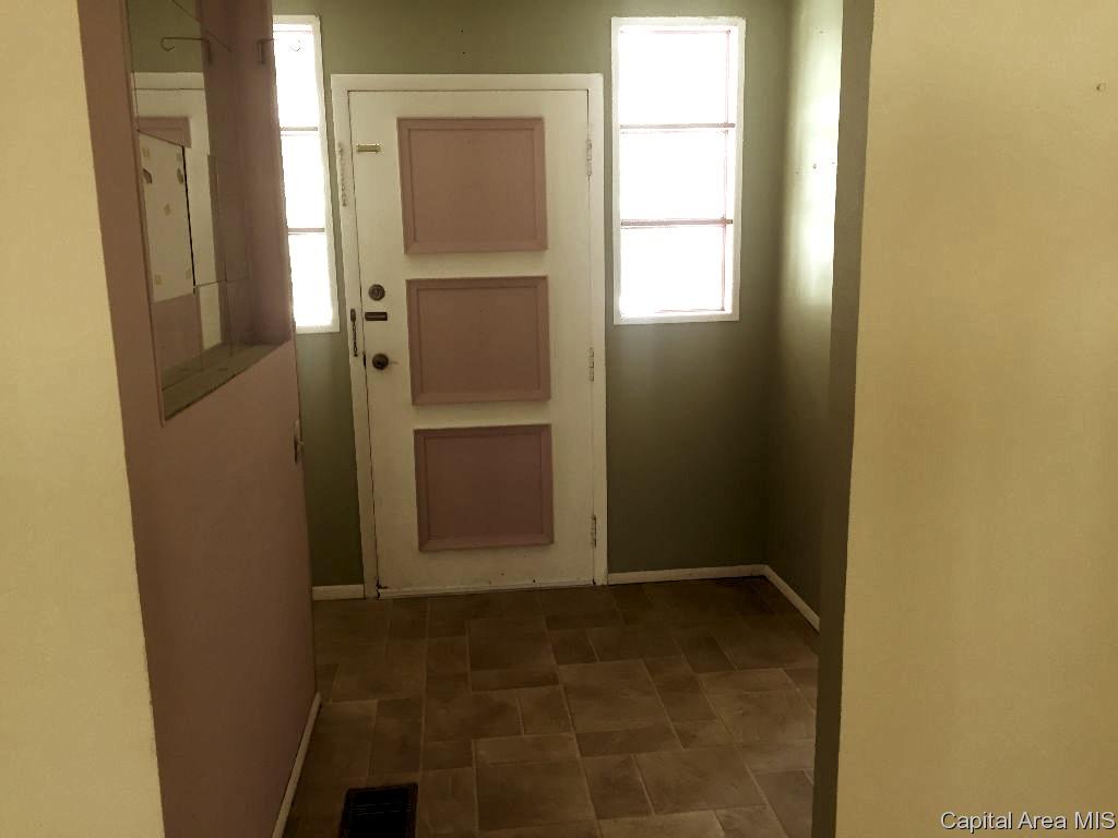 3135 Rita Avenue Springfield, IL 62703 - Photo 9 of 28