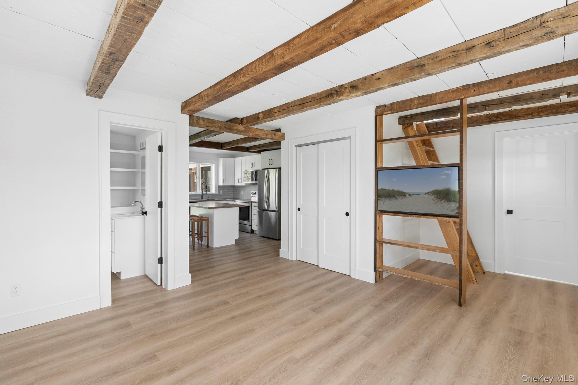 5075 Main Road Laurel, NY 11948 - Photo 8 of 15