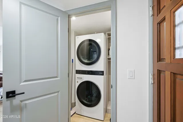 $575,000 | 8043 West Tuckey Lane, Glendale, AZ 85303