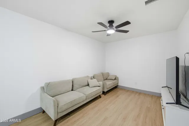 $575,000 | 8043 West Tuckey Lane, Glendale, AZ 85303