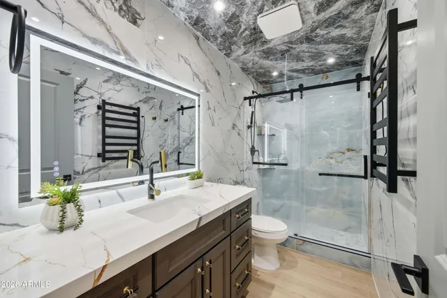 $575,000 | 8043 West Tuckey Lane, Glendale, AZ 85303