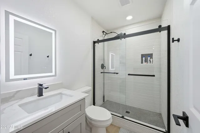 $575,000 | 8043 West Tuckey Lane, Glendale, AZ 85303