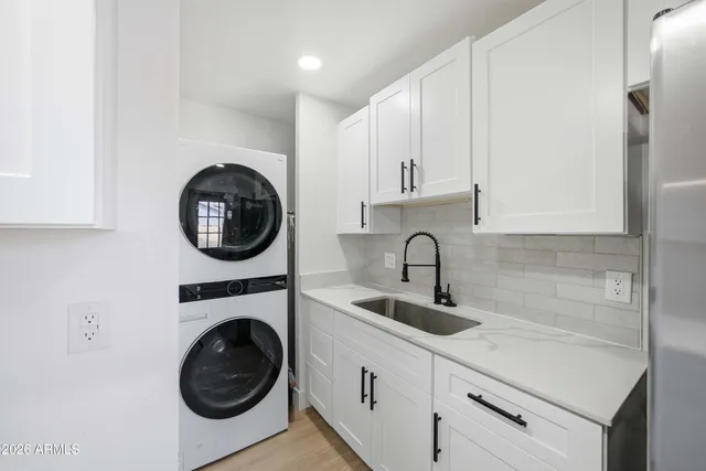 $575,000 | 8043 West Tuckey Lane, Glendale, AZ 85303