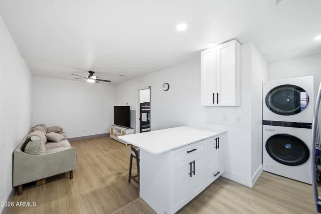 $575,000 | 8043 West Tuckey Lane, Glendale, AZ 85303