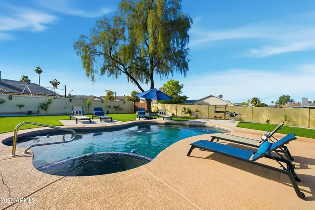 $575,000 | 8043 West Tuckey Lane, Glendale, AZ 85303