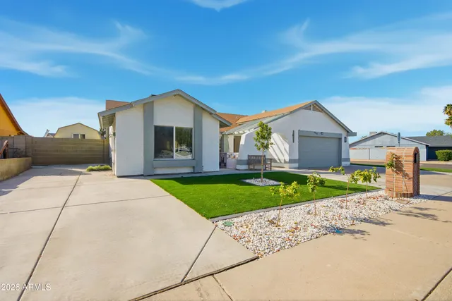 $575,000 | 8043 West Tuckey Lane, Glendale, AZ 85303