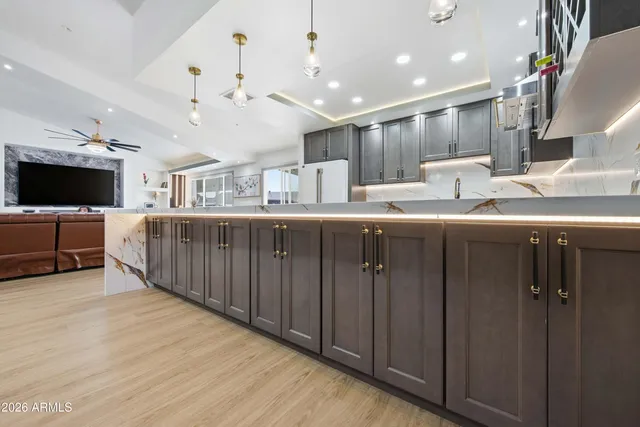 $575,000 | 8043 West Tuckey Lane, Glendale, AZ 85303