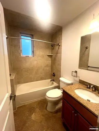 $2,500 | 77-79 Washington Street, Bloomfield, NJ 07003