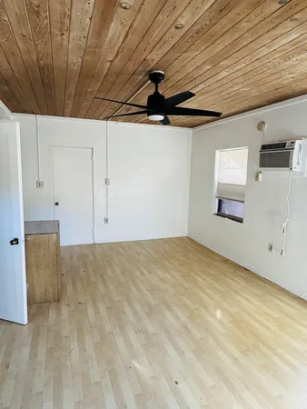 $1,300 | 1101 North Federal Highway, Unit 3, Lake Worth Beach, FL 33460