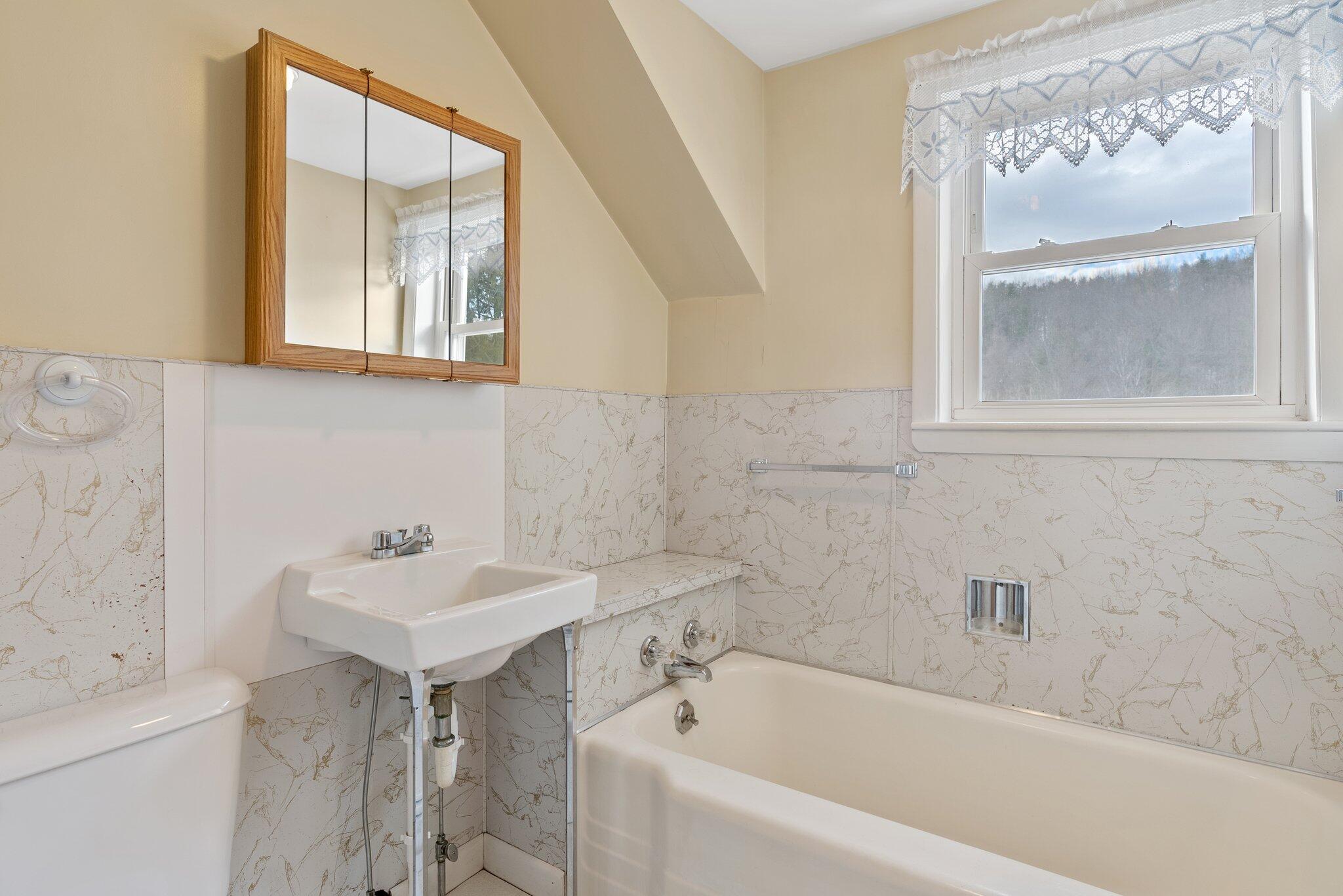 545 Riverside Drive Auburn, ME 04210 - Photo 38 of 46 Full Bath