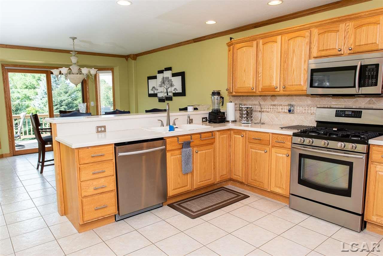 1258 Scott Ridge Drive Adrian, MI 49221 - Photo 24 of 51 31390152-23.JPG