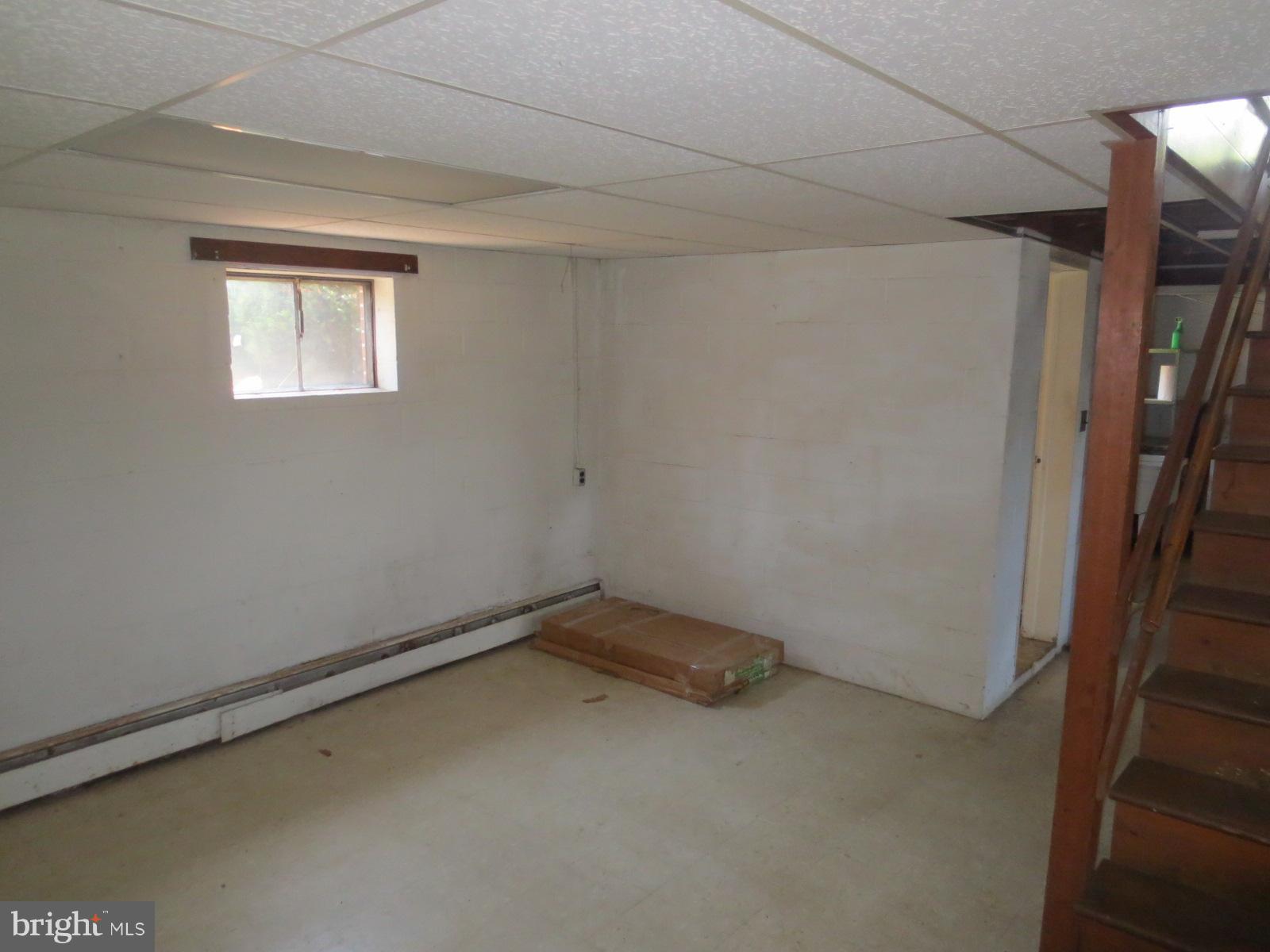 230 West Bay Front Road Lothian, MD 20711 - Photo 28 of 30 a view of a room with a window