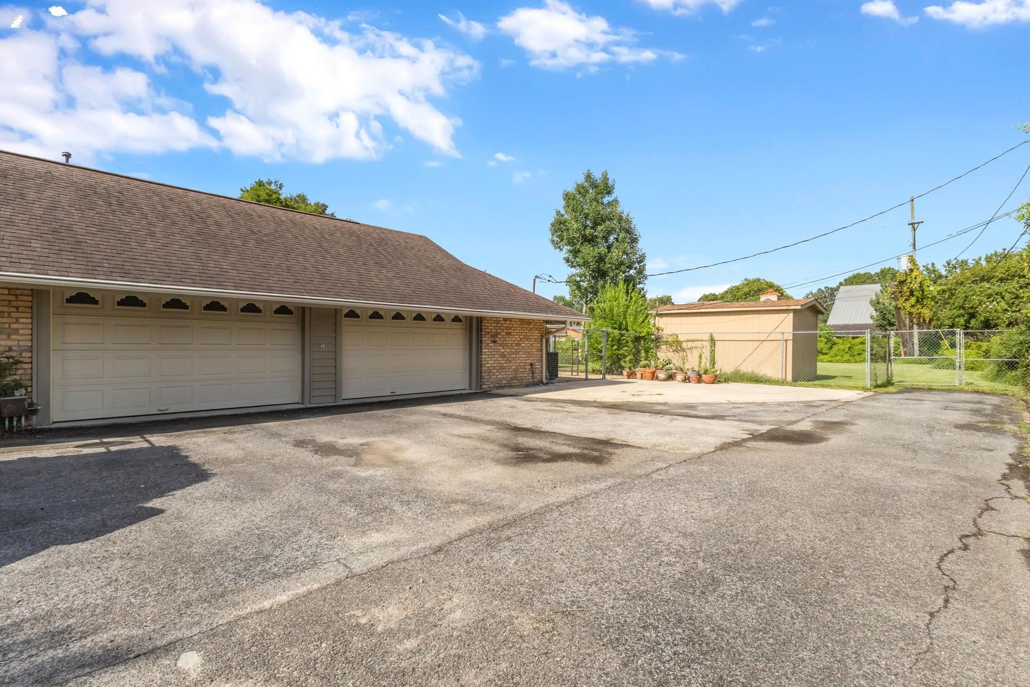 2295 Thomas Road Beaumont, TX 77706 - Photo 46 of 49 Gallery Image 46