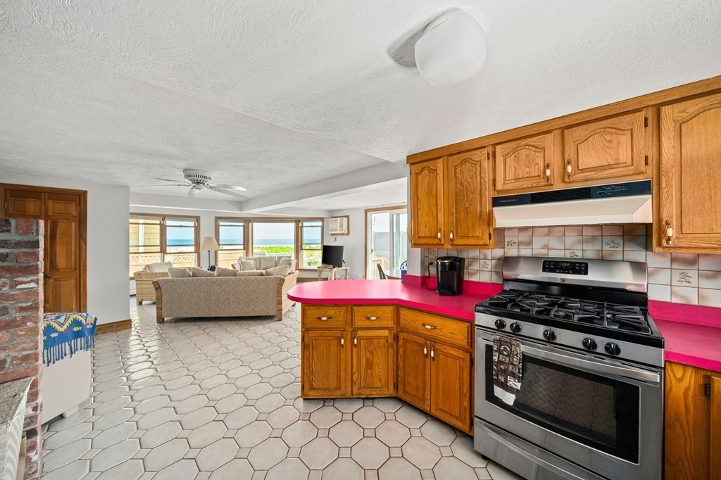 17 Constitution Road Marshfield, MA 02050 - Photo 10 of 42 Gallery Image 10