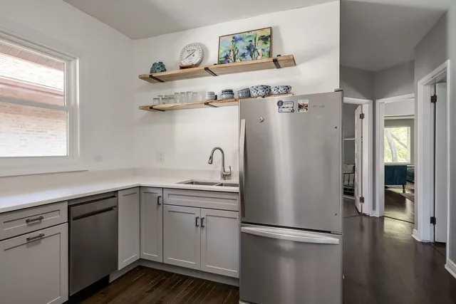 $2,650 | 917 Wenonah Avenue, Unit 2, Oak Park, IL 60304