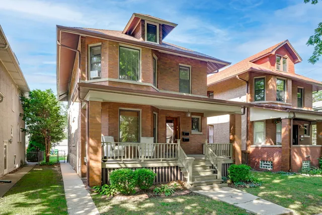 $2,650 | 917 Wenonah Avenue, Unit 2, Oak Park, IL 60304