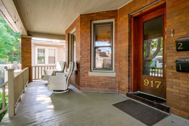 $2,650 | 917 Wenonah Avenue, Unit 2, Oak Park, IL 60304
