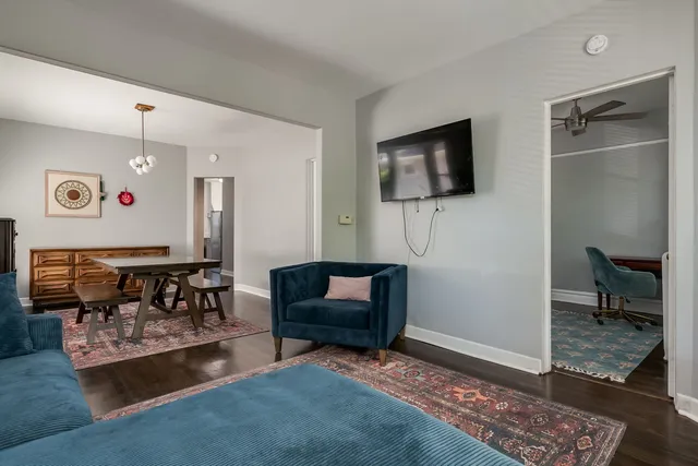 $2,650 | 917 Wenonah Avenue, Unit 2, Oak Park, IL 60304