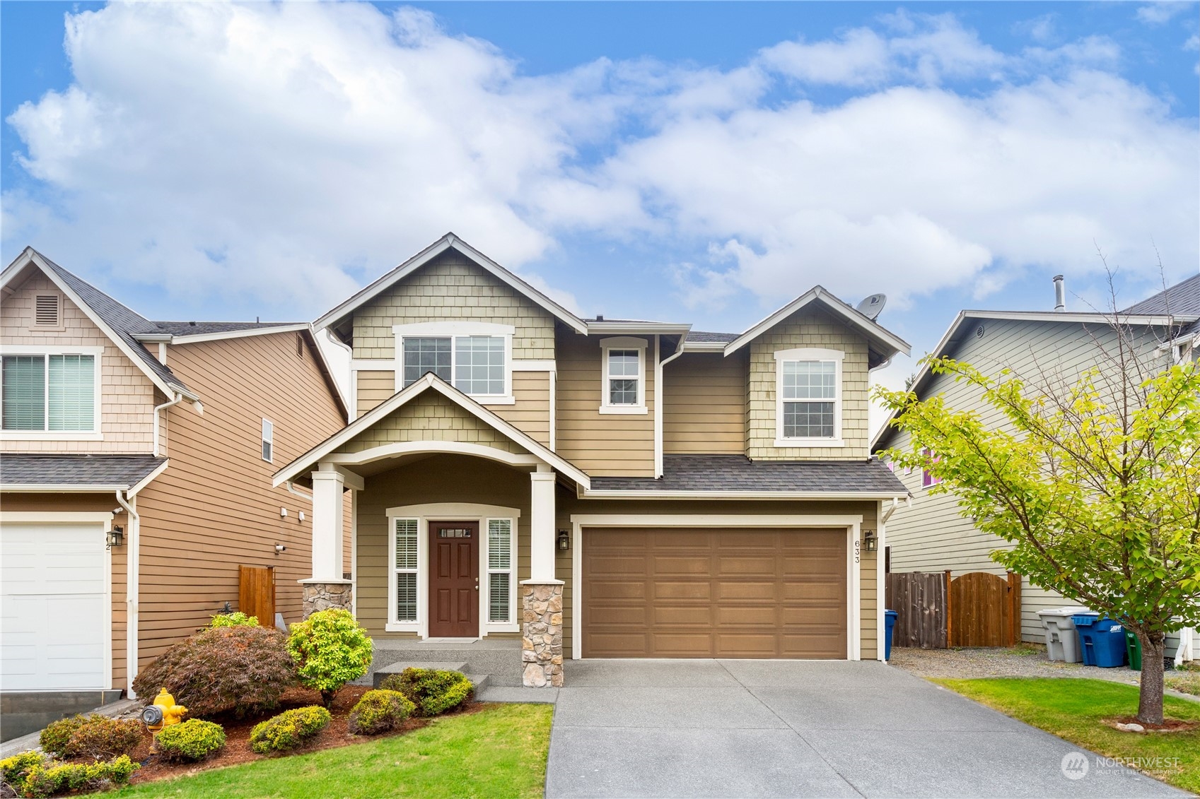 633 Ilwaco Place Northeast Renton, WA 98059 - Photo 2 of 30 Gallery Image 2