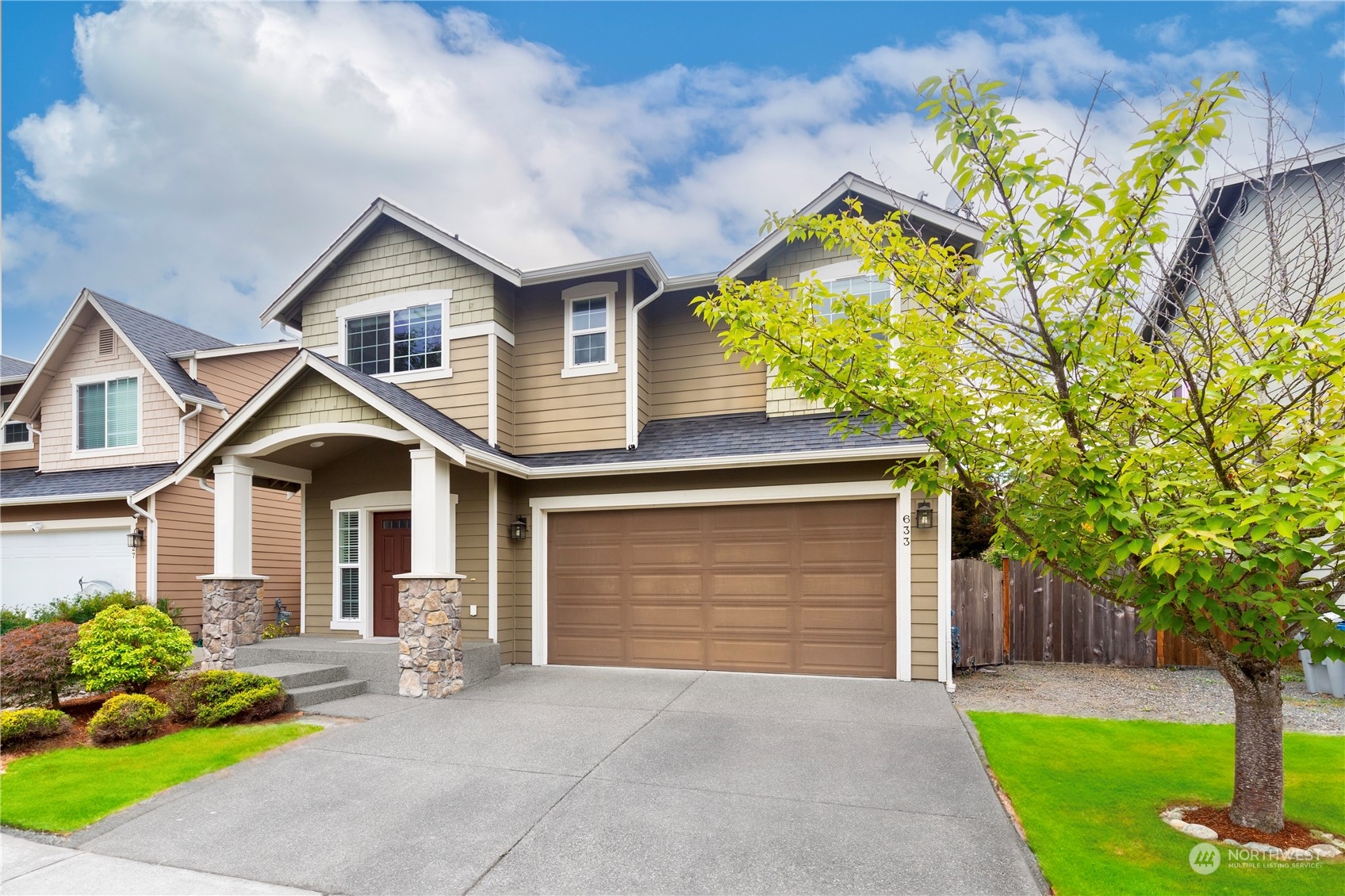 633 Ilwaco Place Northeast Renton, WA 98059 - Photo 3 of 30 Gallery Image 3
