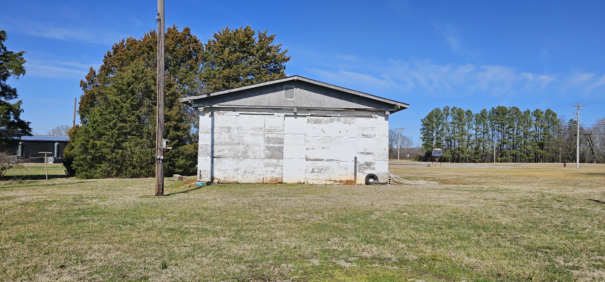 364 Blair Pond Road Winchester, TN 37398 - Photo 3 of 6 a view of a house with a yard