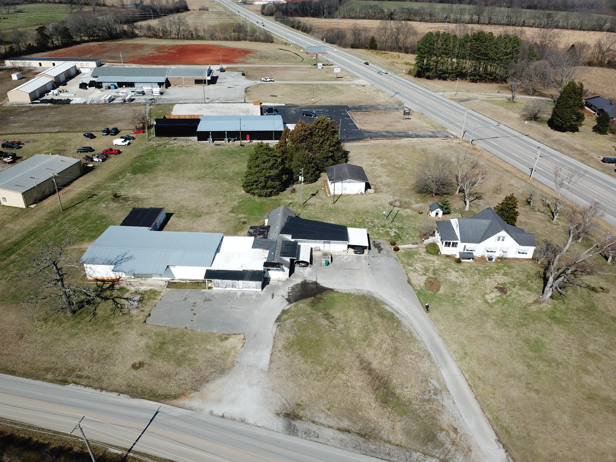 364 Blair Pond Road Winchester, TN 37398 - Photo 4 of 6 an aerial view of a house with a yard