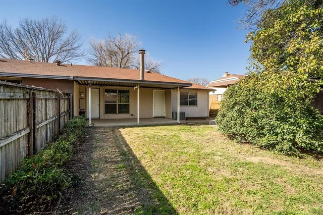 $2,150 | 3018 Hilltop Drive, Euless, TX 76039