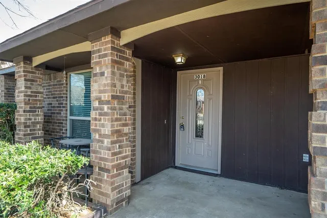 $2,150 | 3018 Hilltop Drive, Euless, TX 76039