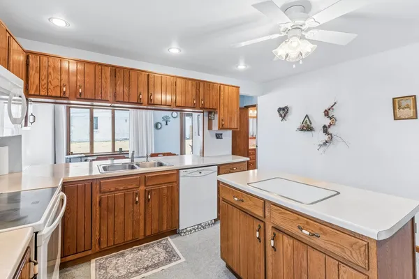 $179,900 | 311 Broad Street, Sabula, IA 52070