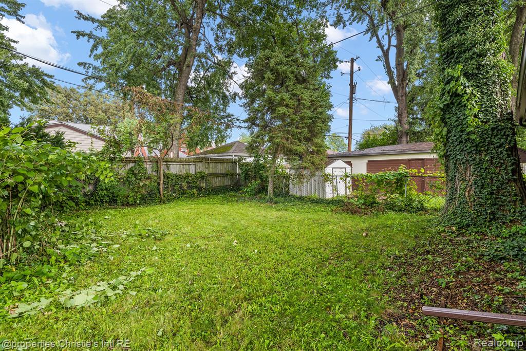 5570 Grayton Street Detroit, MI 48224 - Photo 38 of 41