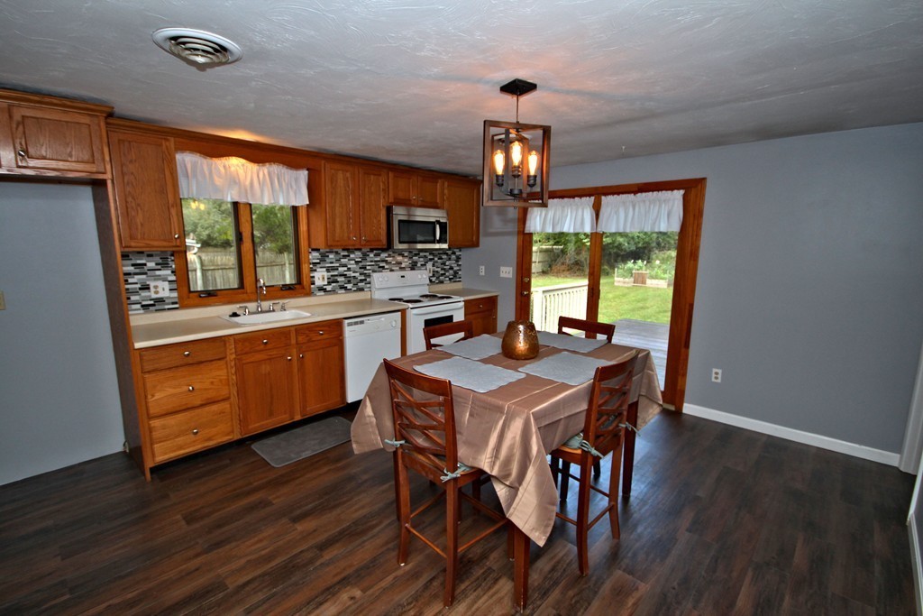 40 Reeds Lane Holbrook, MA 02343 - Photo 11 of 20 Gallery Image 11