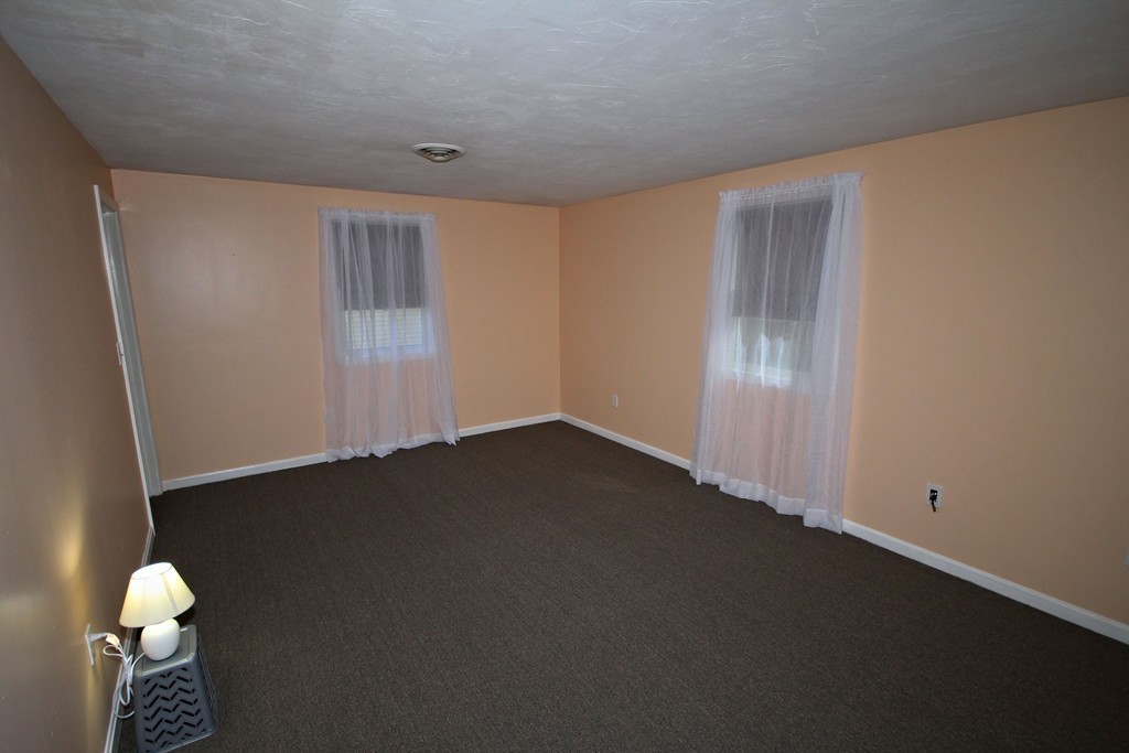 40 Reeds Lane Holbrook, MA 02343 - Photo 17 of 20 Gallery Image 17
