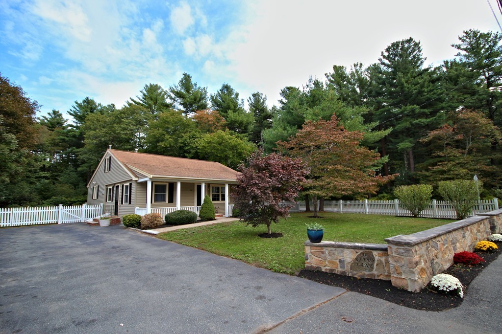 40 Reeds Lane Holbrook, MA 02343 - Photo 2 of 20 Gallery Image 2