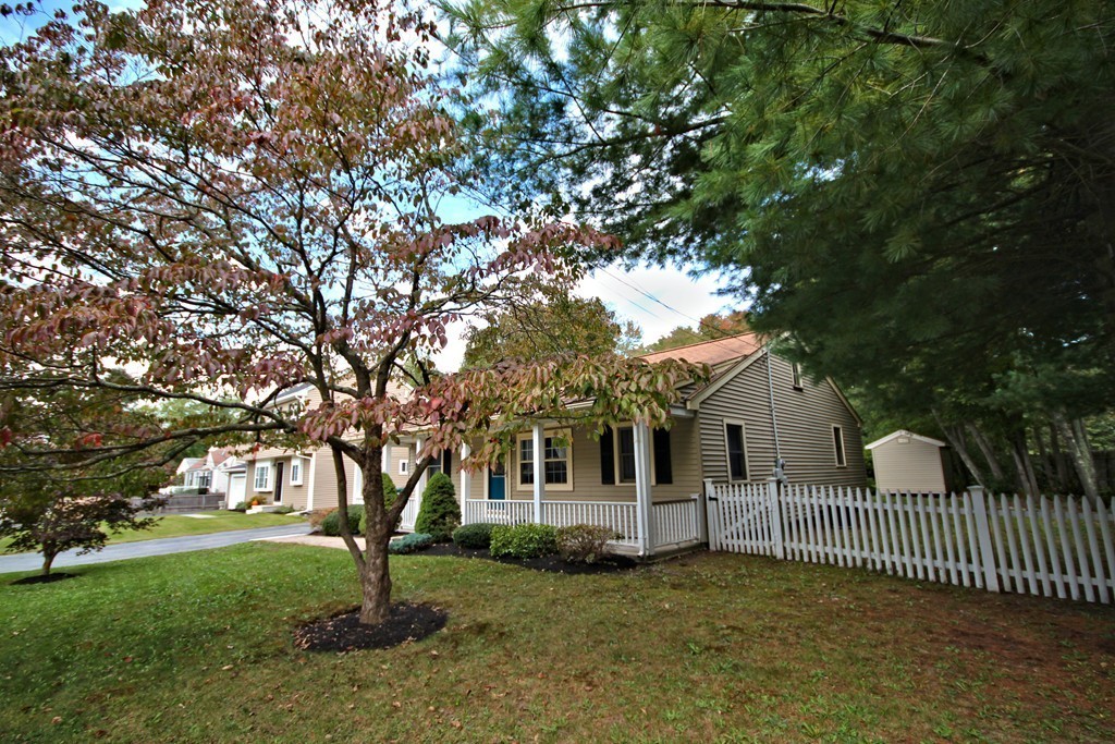 40 Reeds Lane Holbrook, MA 02343 - Photo 4 of 20 Gallery Image 4