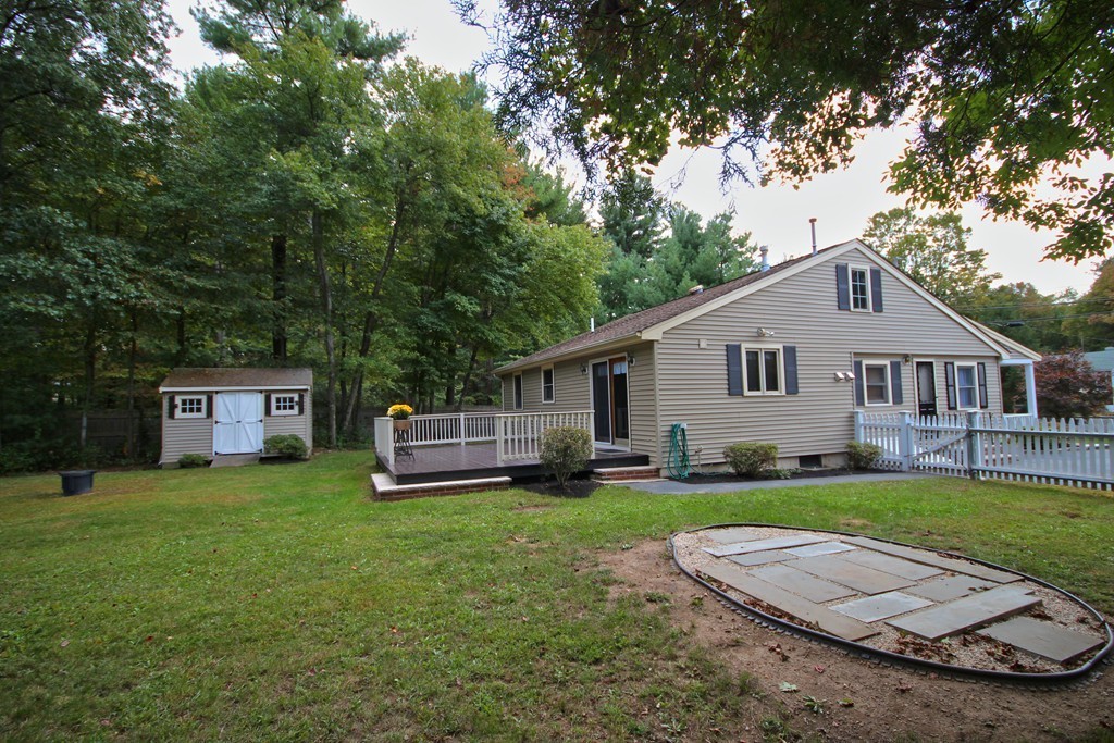 40 Reeds Lane Holbrook, MA 02343 - Photo 5 of 20 Gallery Image 5