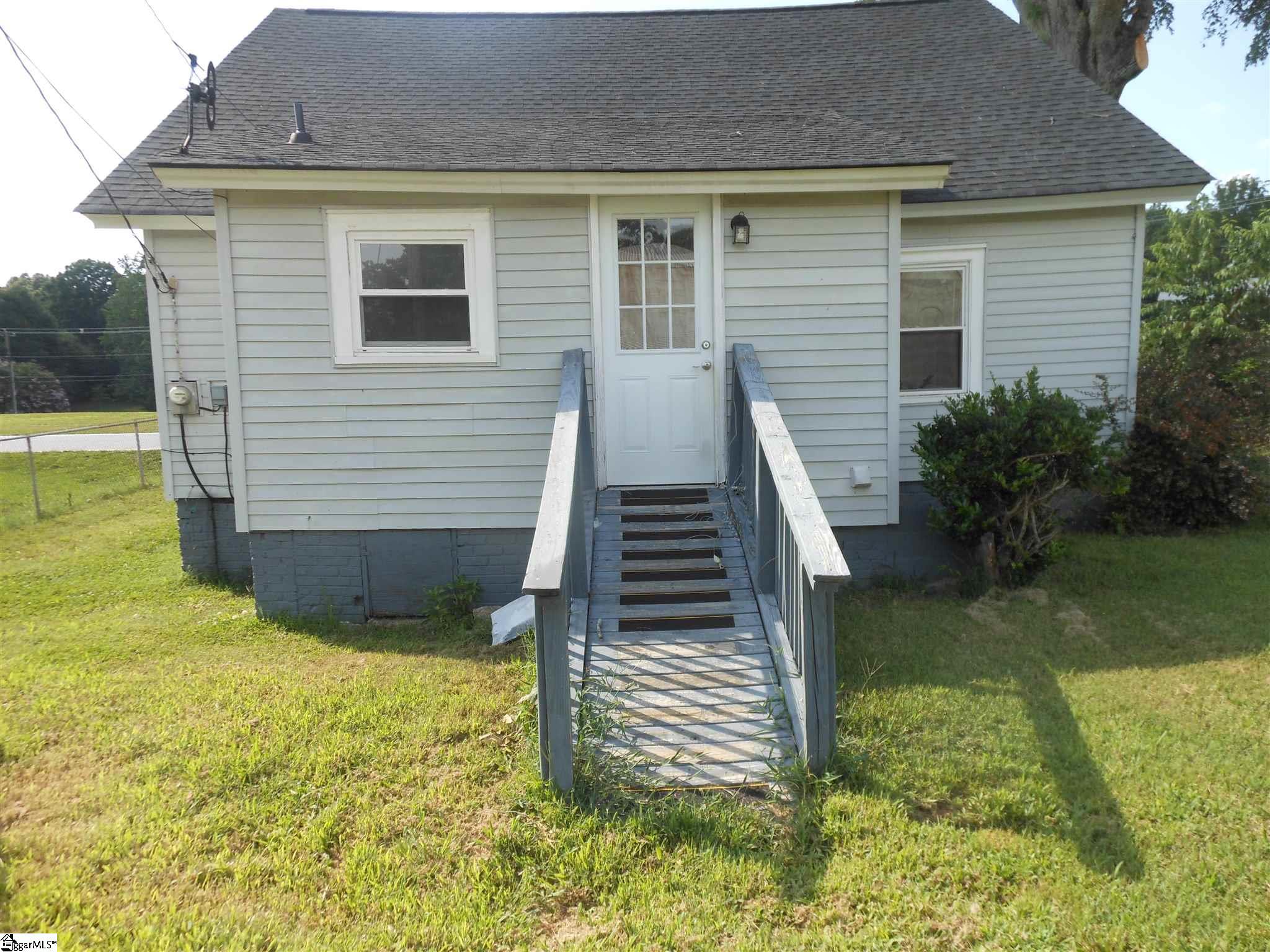 105 1st Street Fountain Inn, SC 29644 - Photo 3 of 9