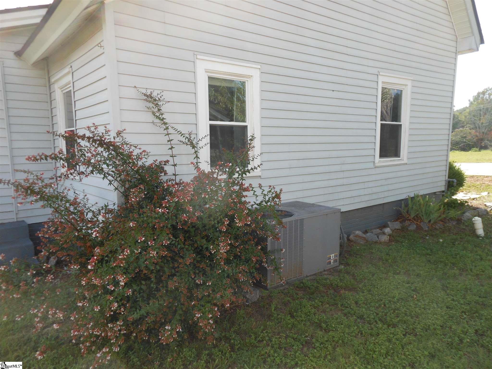 105 1st Street Fountain Inn, SC 29644 - Photo 4 of 9