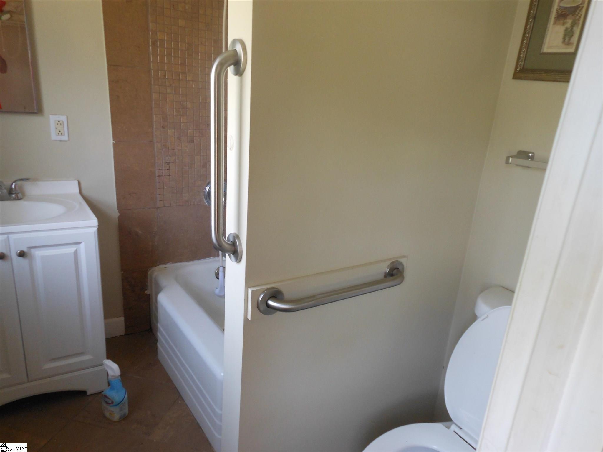 105 1st Street Fountain Inn, SC 29644 - Photo 8 of 9