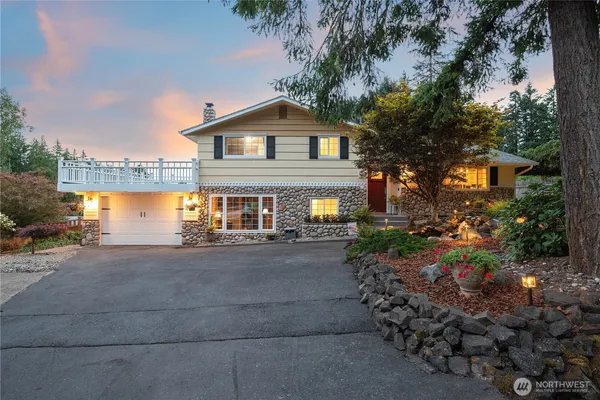 $499,900 | 2408 Greeley Drive North, Kelso, WA 98626