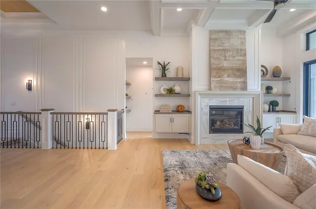 $1,095,000 | 565 South Shore Drive, Lake Winnebago, MO 64034