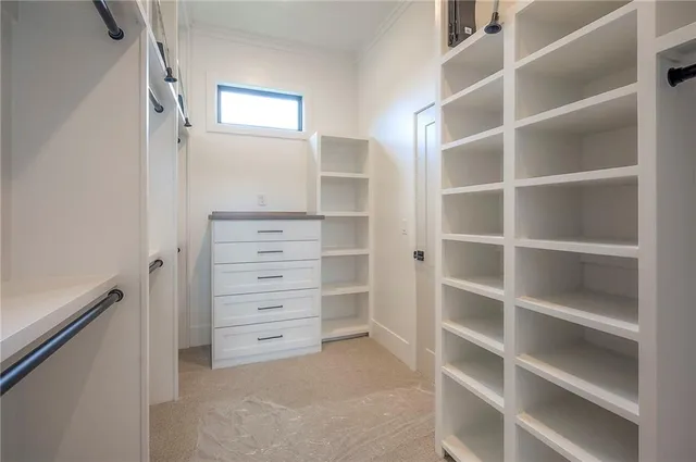 $1,095,000 | 565 South Shore Drive, Lake Winnebago, MO 64034