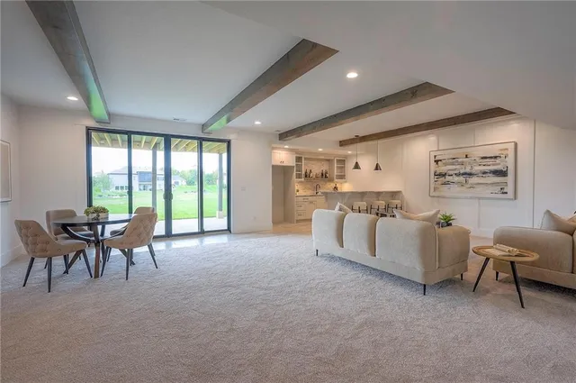 $1,095,000 | 565 South Shore Drive, Lake Winnebago, MO 64034