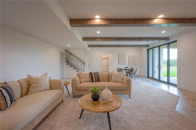 $1,095,000 | 565 South Shore Drive, Lake Winnebago, MO 64034