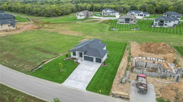 $1,095,000 | 565 South Shore Drive, Lake Winnebago, MO 64034