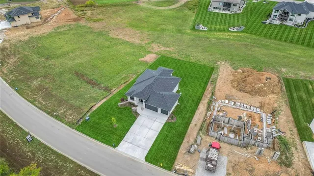 $1,095,000 | 565 South Shore Drive, Lake Winnebago, MO 64034