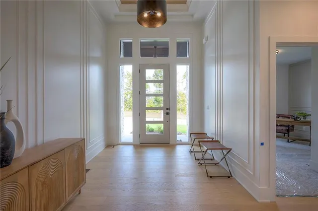 $1,095,000 | 565 South Shore Drive, Lake Winnebago, MO 64034