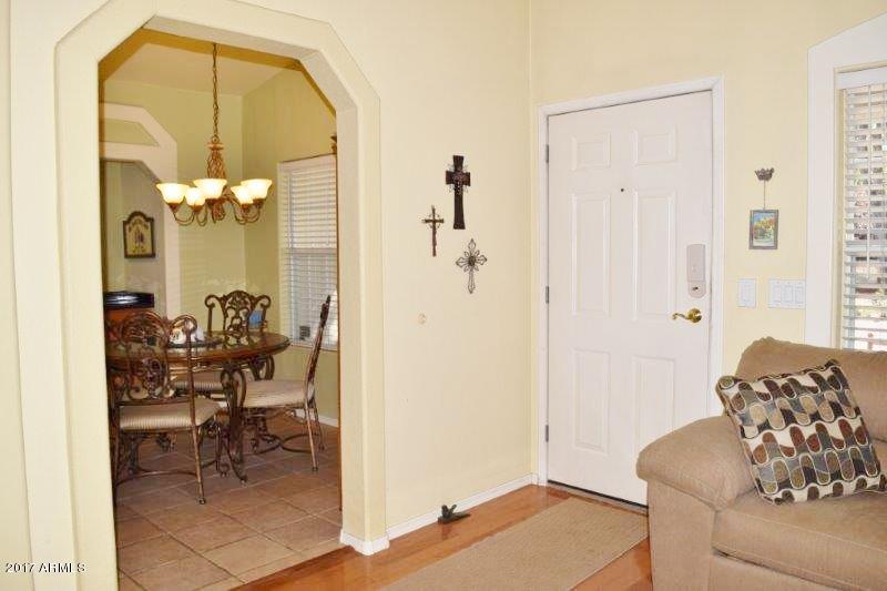 304 North Lakeshore Road Payson, AZ 85541 - Photo 4 of 32 Foyer