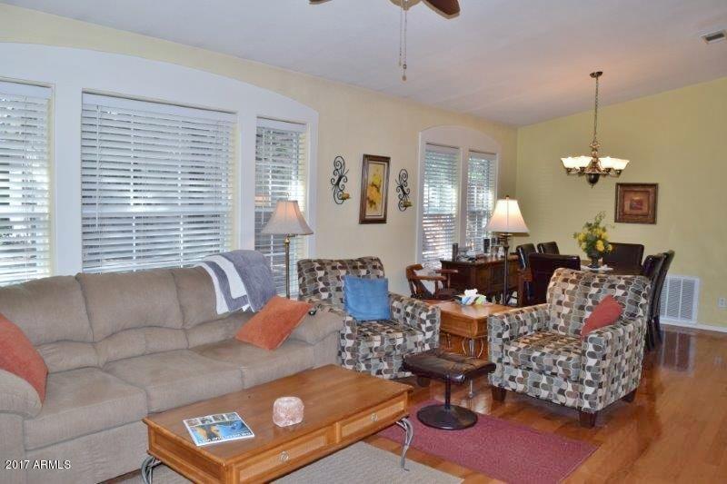 304 North Lakeshore Road Payson, AZ 85541 - Photo 7 of 32 Living Room (3)